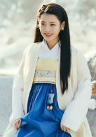 IU（李知恩）