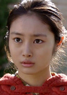 忽那汐里（幼少期高木彩那 饰）