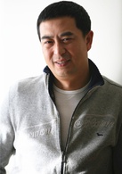 张嘉译