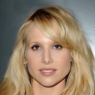 新乌龙女校VerityThwaites