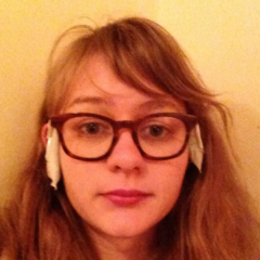 此刻与日出之间Carolyne