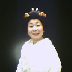 变身西装桥野本江