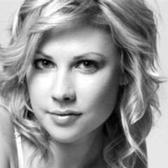 婴儿制造者Julie