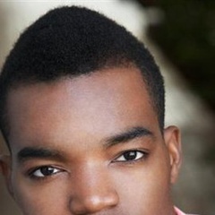 愤怒的父亲Michael'Mike'Archibald