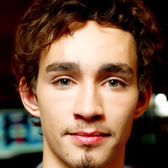 圣杯神器：骸骨之城SimonLewis