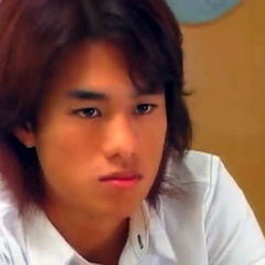 《纵横四海》James