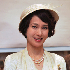 孔雀王子冈田小姐