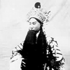 霓虹灯下的哨兵老班长洪满堂