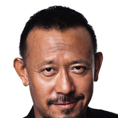 一步之遥马走日