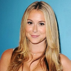 从普拉达到纳达玛丽·杜蒙茨Mary·Dominguez