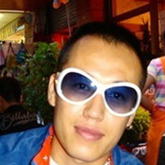 疯狂的石头车内男