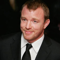 偷拐抢骗ManReadingNewspaper(uncredited)