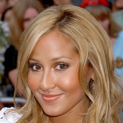 卡特教练Dominique(asAdrienneElizaBailon)