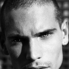 阿黛尔的生活Thomas