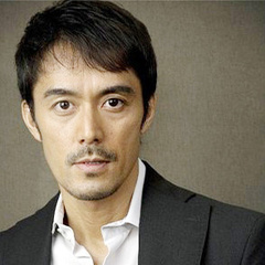 花与爱丽丝爱丽丝的母亲的男人