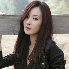 爱出色鲍丽，/Polly