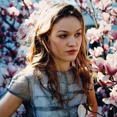 对面的恶女看过来凯特