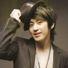 灰姑娘泳池服务员