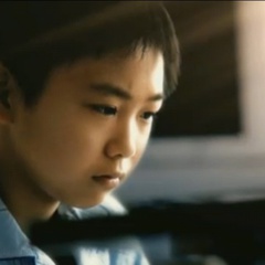 甜蜜的游泳池畔太田年彦