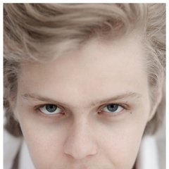 自杀空间DominikSantorski