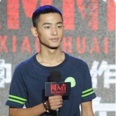 闯入者小男孩