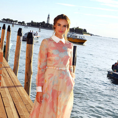 巴黎谍影卡洛琳