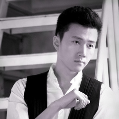 非常完美帅哥服务员