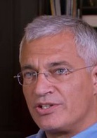 海豚湾演员表路易·皮斯霍斯剧照图片