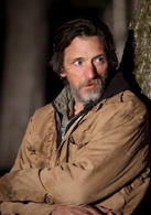 冬天的骨头演员表泪滴剧照图片