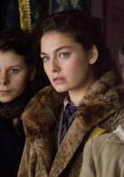 反抗军演员表莉娜剧照图片