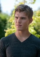 食人鱼3DD演员表凯尔剧照图片