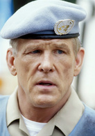 卢旺达饭店演员表奥利弗上校剧照图片