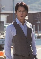 盛夏的方程式演员表汤川学剧照图片