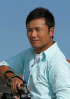 《撕票风云》演员表何湛森剧照图片