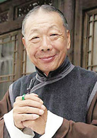 人吓鬼演员表Old Man剧照图片