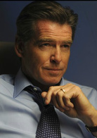 影子写手演员表亚当·朗剧照图片