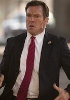 刺杀据点演员表托马斯·巴恩斯剧照图片