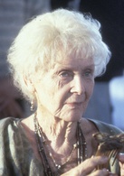 泰坦尼克号演员表罗丝·迪威特·布克（老年）剧照图片