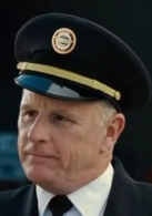 护送钱斯演员表汤姆·格瑞特剧照图片