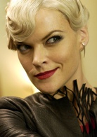 风暴突击者演员表娜蒂娅·沃尔剧照图片