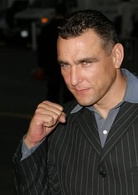 金蝉脱壳、钢铁坟墓（台）演员表Drake剧照图片