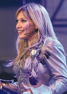 平民天后演员表丽兹·麦戈瑞剧照图片