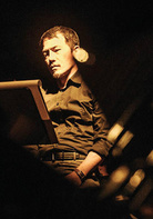 《不能说的夏天》演员表李教授剧照图片