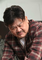 诡镇演员表猪头人剧照图片