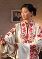 《鸡犬不宁》演员表素梅剧照图片