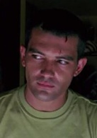 捆着我，绑着我演员表里奇剧照图片