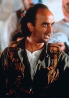 真实的谎言演员表萨利姆剧照图片