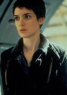 异形4演员表考尔剧照图片