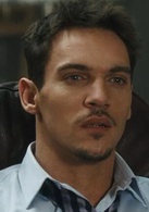 巴黎谍影演员表詹姆斯·瑞斯剧照图片