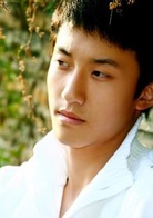 《青春雷锋》演员表乔安山剧照图片